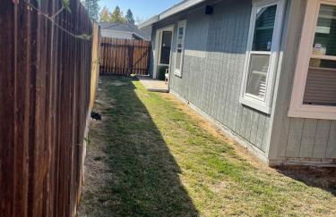 Quiet Community, Stylish Escape - Photo 30