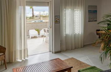 Seafront House,Sea Views,Pool and BBQ, Airport 10 mns - Photo 74