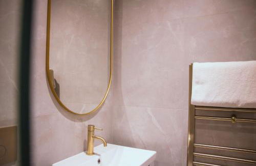 Clarence Suites - Photo 22