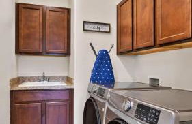 Poolside Tampa Stay- Game Room & Glam Room- Pool- Darts- Pool Table- Next to MacDill AFB - Foto 42