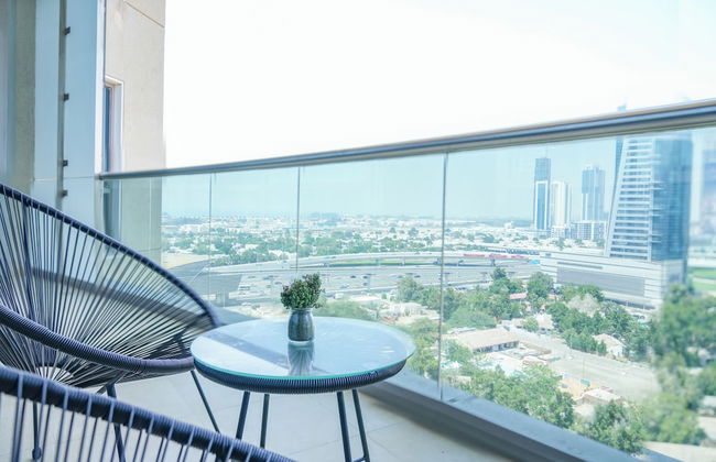 Yogi - Serene Romance in a Stylish Studio with City Views - Photo 13