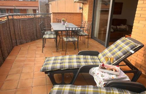 ACOGEDOR ÁTICO DÚPLEX EN TREMP - Foto 2