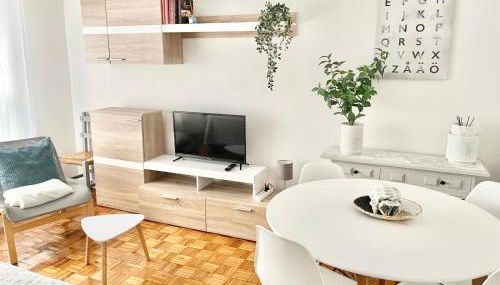 Tranquilidad al lado del Centro Parking incluido - Foto 2