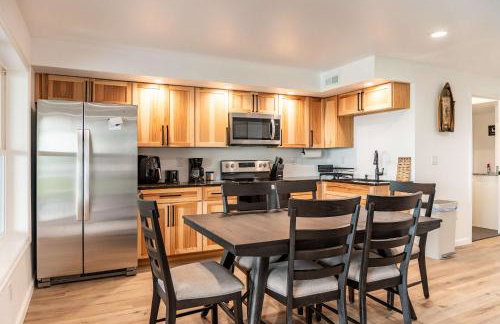 Lakeview Retreat, 6BR with Hot Tub Bliss - Foto 15