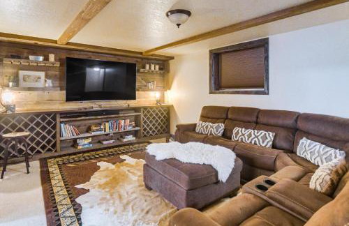 Wyoming Cabin with Hot Tub and Mountain-View Deck - Foto 29