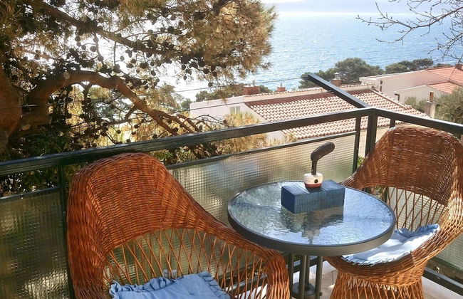 Delightfully Decorated Apartment with Sea View near Beach - Foto 14