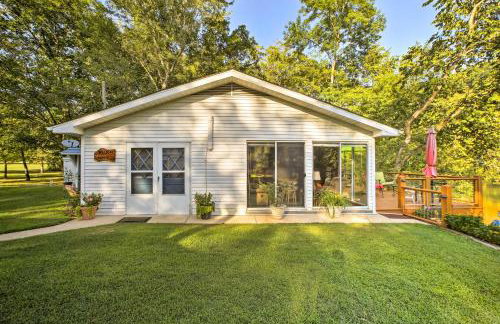 Cozy Waterfront Cottage with Deck on White River! - Foto 22