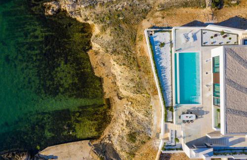 Luxury Villa Novita with Pool - Photo 11