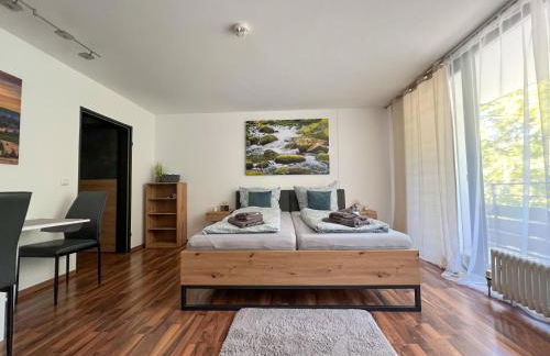 Helle FeWo am Waldrand - mit Balkon, Pool & Sauna - Foto 2