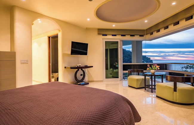 Fully Staffed, Beach Frontage Luxury Villa - Foto 48