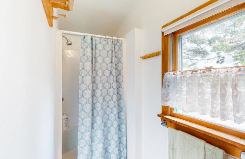 Lakefront Retreat - Foto 28