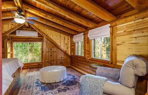 Log Cabin w/ pool, spa, game room, sleeps 20 - Foto 44