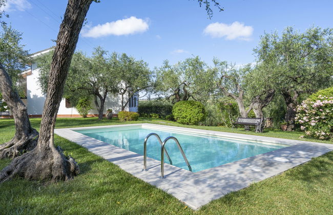 8 bedroom House in Diano Castello with private pool and garden - Photo 26