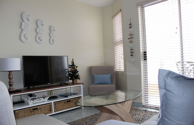 Stay Spectacular - Photo 20