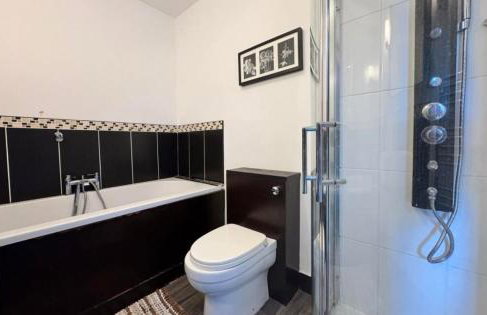 3 Bed Cardiff Bay View House - Foto 18