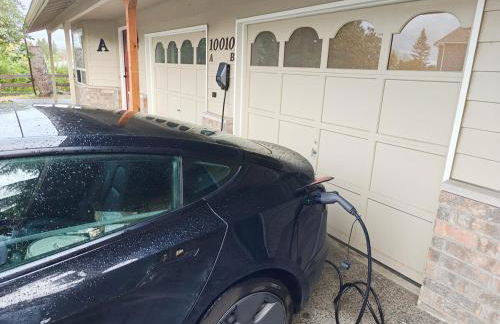 Cozy home, Walk to Lake, Food & Shops, EV Charger - Foto 13