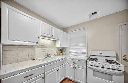 Cozy 2B1B 7 min to LAX- next to LMU, SoFi, and Beach - Foto 6