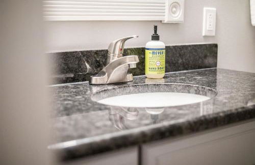 Offshore Paradise Steps from the Gulf - Foto 45