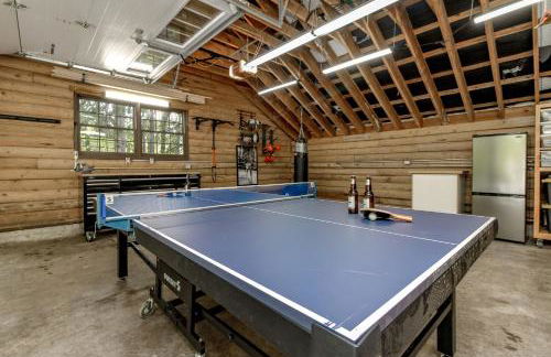 Tranquil and Private 2 Bedroom Cabin with Hot Tub - Foto 32