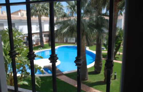 Magnífico Adosado con Piscina en Urb. Palm Beach - Foto 46