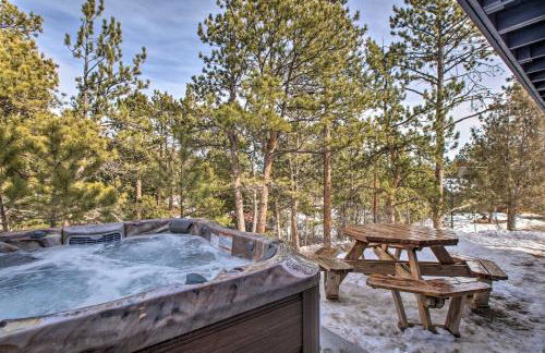 Luxe Updated Home with Grill and Hot Tub 4 Mi to RMNP - Foto 35