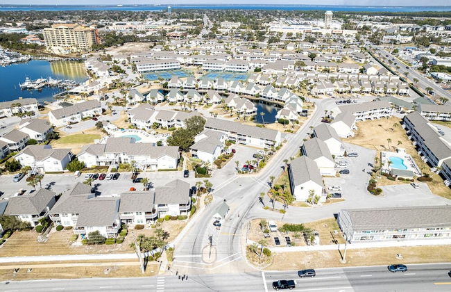 SPC 4133 Beautiful Tennis Court 2 bedroom with free beach set up for 2 by RedAwning - Foto 71