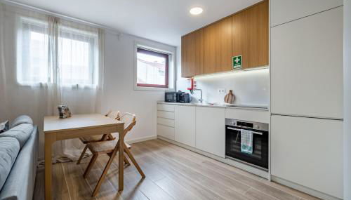 Nomad s Lux - 1bdr Charming Top Floor Porto - Foto 4