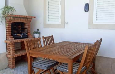 Casa das Rosas - Moradia com jardim e churrasco, Charneca da Cotovia - Foto 34