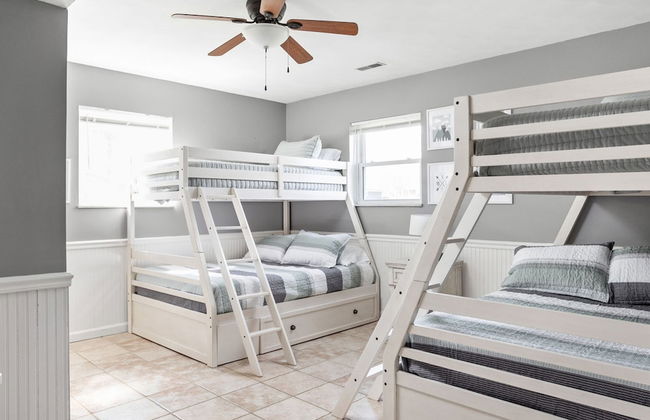 Hometown Hideaway - 4BR 2 5BA Pool Game Room - Foto 44