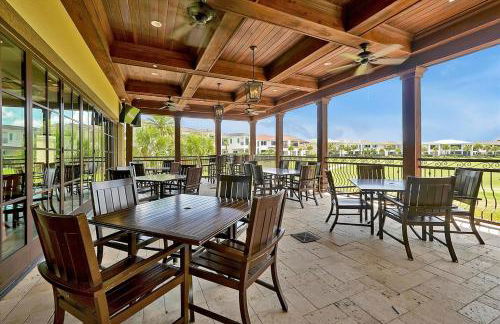 Cozy 3 Bedroom Townhouse Near Disney w/ Patio - Foto 4