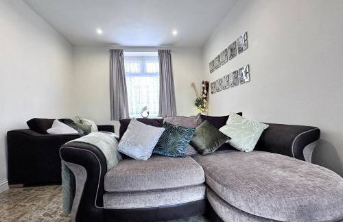 Chic Charming Classic 3bed w Ensuite - Pontypridd - Foto 21