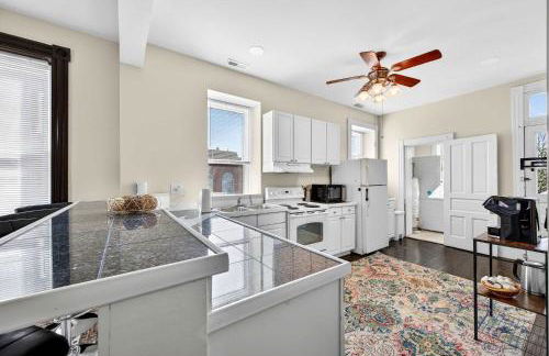 Trendy City Escape Perfect St Louis Location - Photo 8