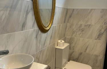 Beautiful Lodge in Newmarket with parking - Foto 13