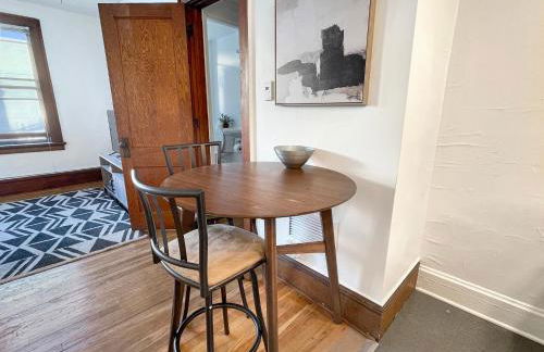 1 Bed Apt on Grand - Walk to 3 Breweries! - Photo 3