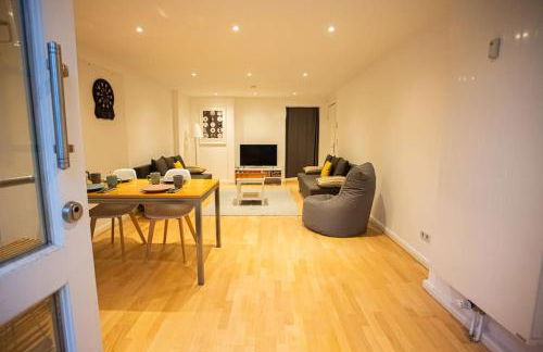 Nahe Stadt/Alster, Ruhig, Dart - Foto 2