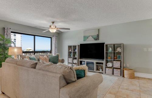 Fabulous ocean and beach views with top complex amenities - Photo 32