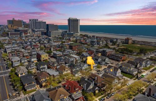 1 Block to Beach - 8BR 5BA Modern Historic Home - Foto 23