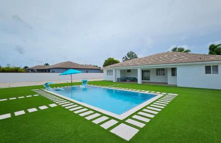 Sunny Oasis with private pool - Foto 14