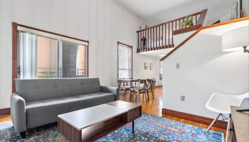 Jacuzzi 1BR loft with den and office-open concept - Foto 1