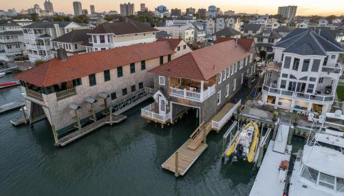 The Capone House-Historic Bayfront Home w/hot tub - Foto 2