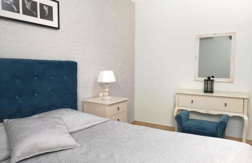 Pirofani Villa Apartments - Photo 4