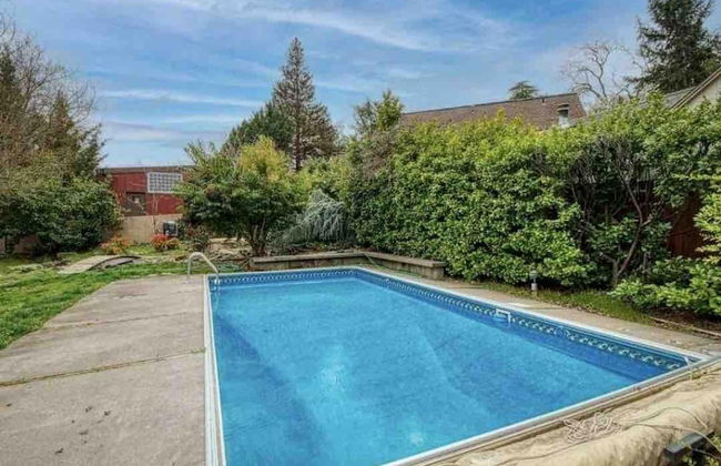 Medford Home and 2 Condos With Pool and Hot tub - Foto 16