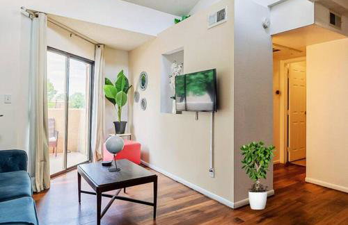 Sunny King-sized 1BD Condo near UofA and UMC w Pool, Parking - Foto 6