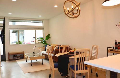 Entire Stunning Townhouse 3br/2.5ba w Parking - Foto 47