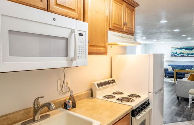 Farmington Gem 6BR Private Fenced Yard Sleeps 15 - Foto 39