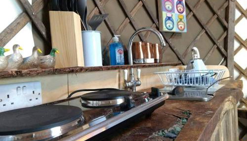 Bembridge Harbour Yurt - Log Burner - Wifi - Foto 5