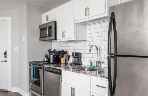 Modern Mass Ave 1BR Apartment with Kitchen - Foto 36