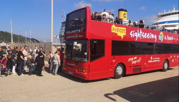 Subiendo a bordo del autobús turístico