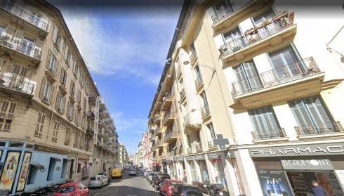 Appartamento zona porto a 10 mn a piedi dal mare - Foto 2