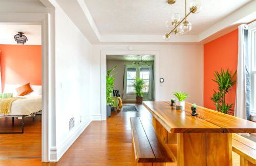 Jungle House Luxury Homes - Columbus Downtown Short North - Steps to Convention Center & Nationwide Arena - Sleeps up to 8 - Free Parking - Over 5,800 Five Stars - Foto 28